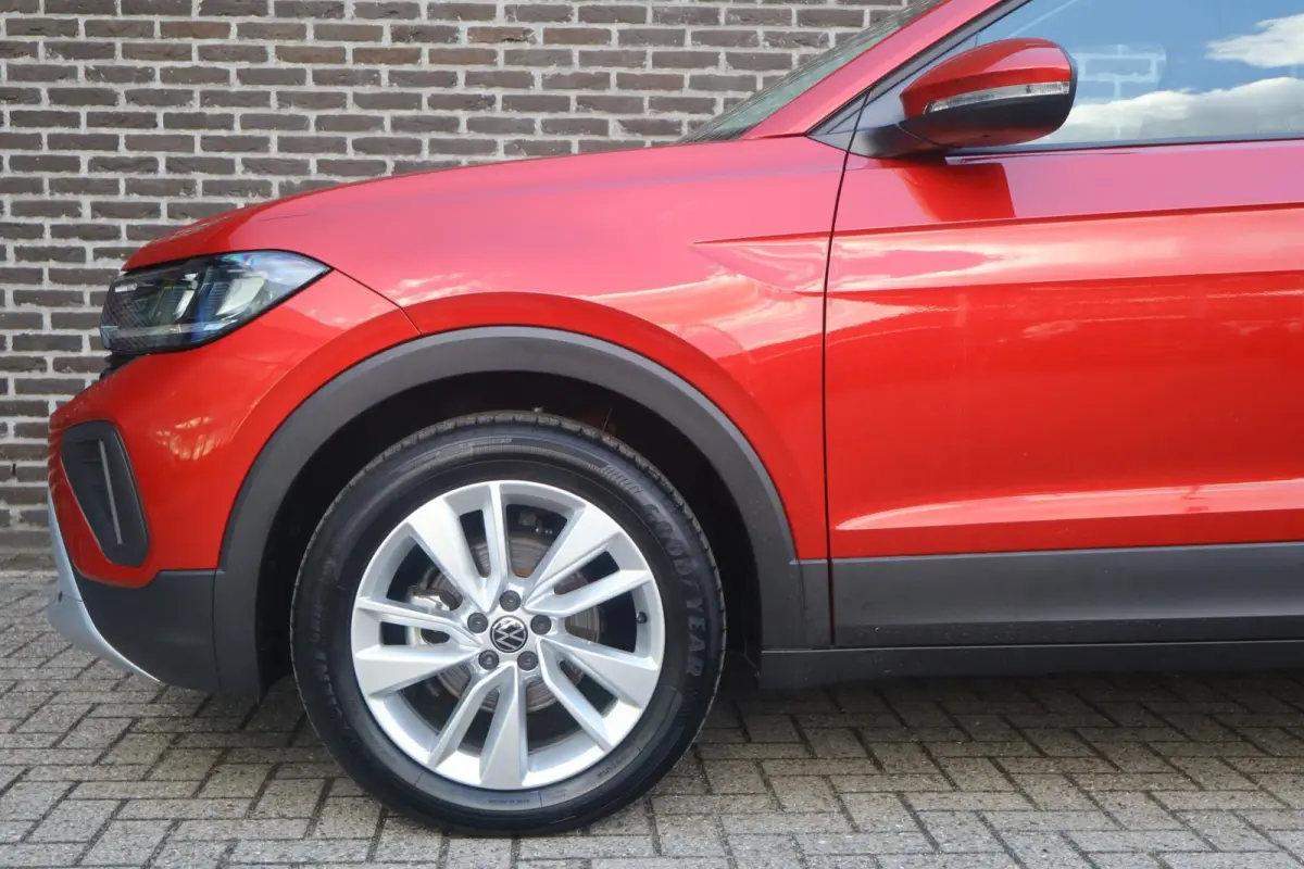 1.0 TSI 115pk Life Edition | Achteruitrijcamera | Navigatie | App Connect