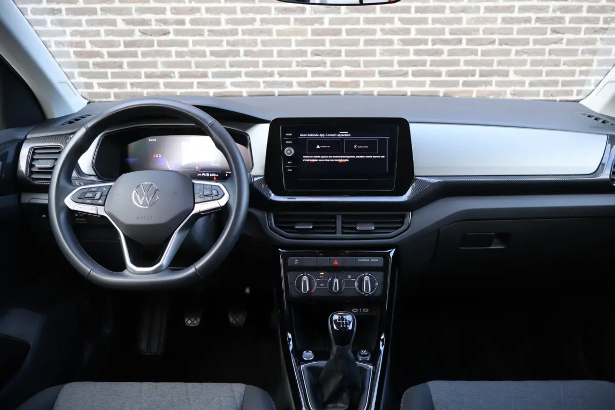 1.0 TSI 115pk Life Edition | Achteruitrijcamera | Navigatie | App Connect