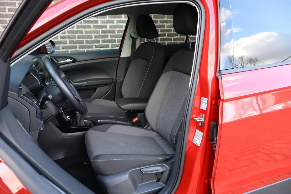 1.0 TSI 115pk Life Edition | Achteruitrijcamera | Navigatie | App Connect