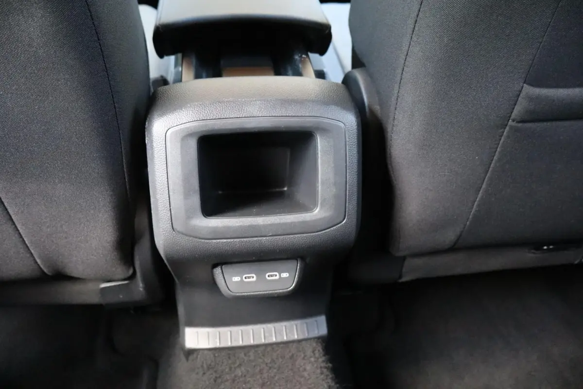 1.0 TSI 115pk Life Edition | Achteruitrijcamera | Navigatie | App Connect