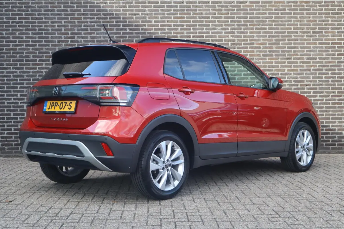 1.0 TSI 115pk Life Edition | Achteruitrijcamera | Navigatie | App Connect