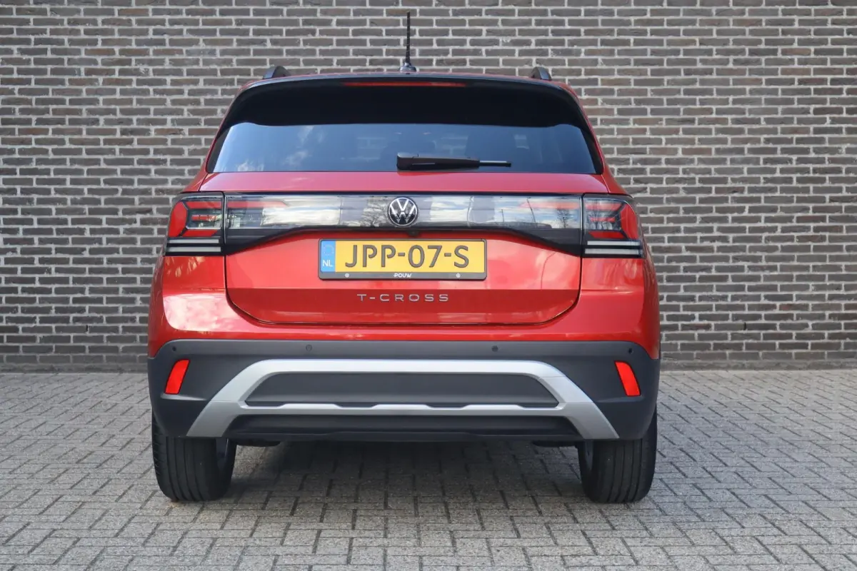 1.0 TSI 115pk Life Edition | Achteruitrijcamera | Navigatie | App Connect