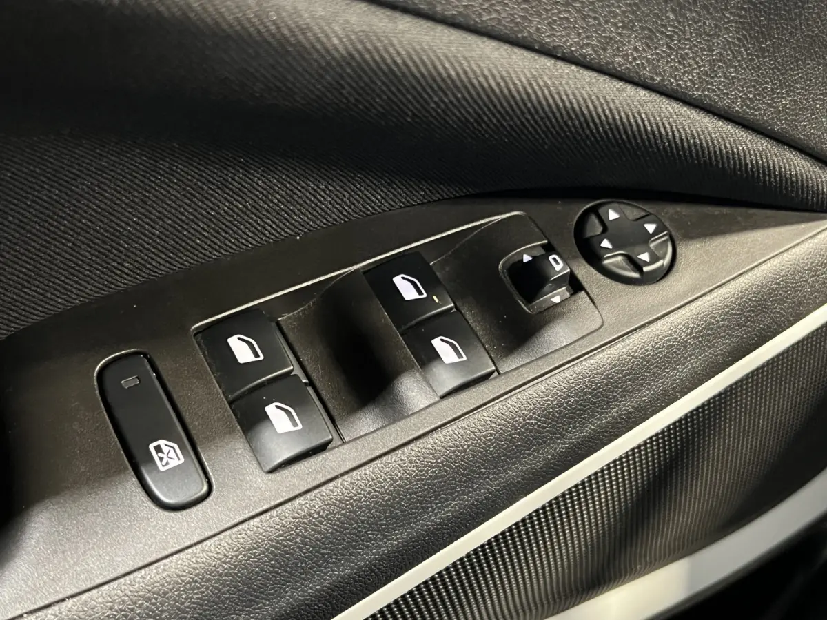 1.2 Turbo Edition 2020 | Dealer Onderhouden | Android Auto/Apple Carplay | LM Velgen 16" | Cruise Control | LED Koplampen | Airco |