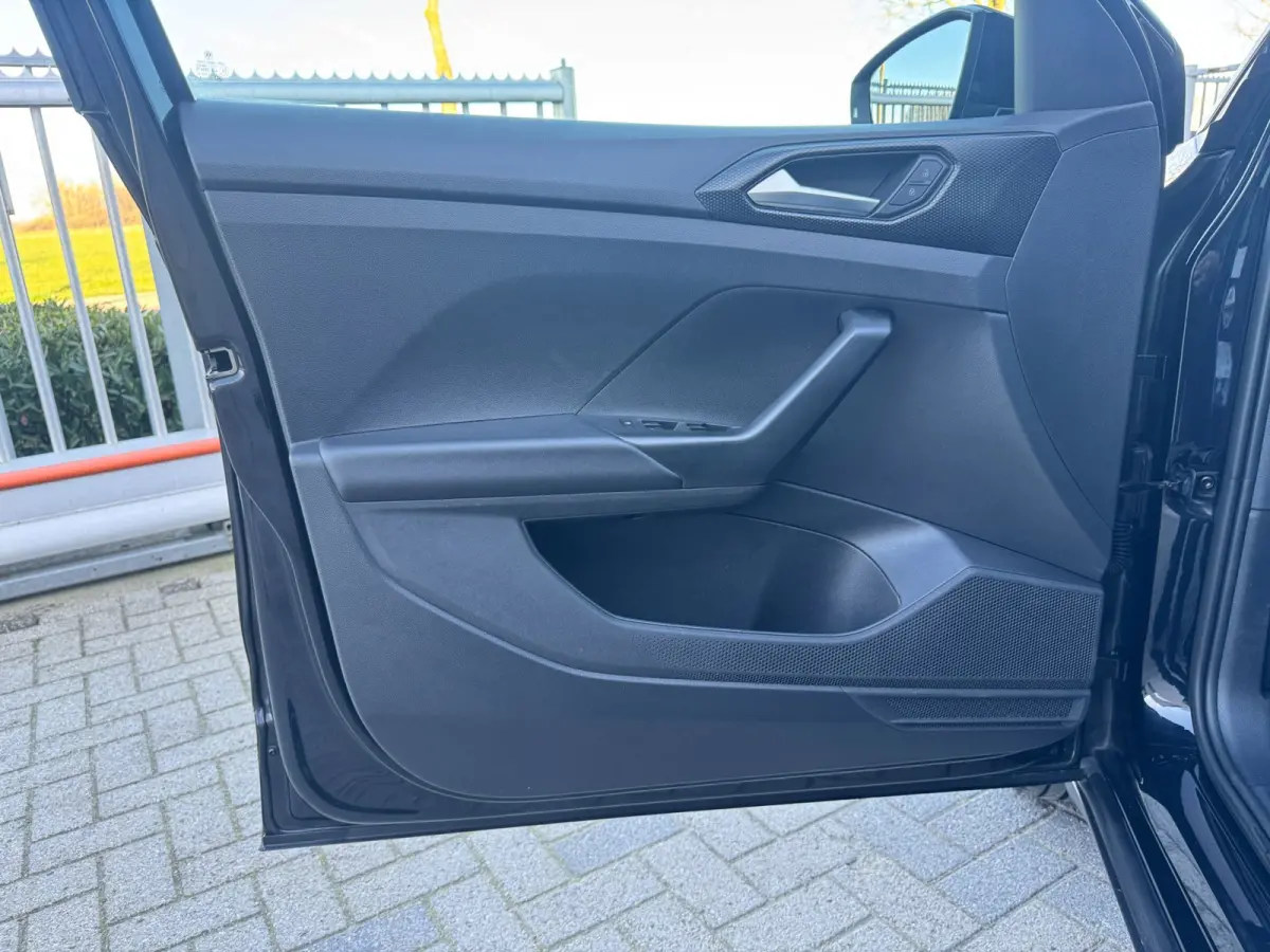1.0 TSI Life CAMERA / PDC VOOR & ACHTER / CARPLAY / STOELVERWARMING / CLIMATE CONTROL / ELEKTR. INKLAPB SPIEGEL