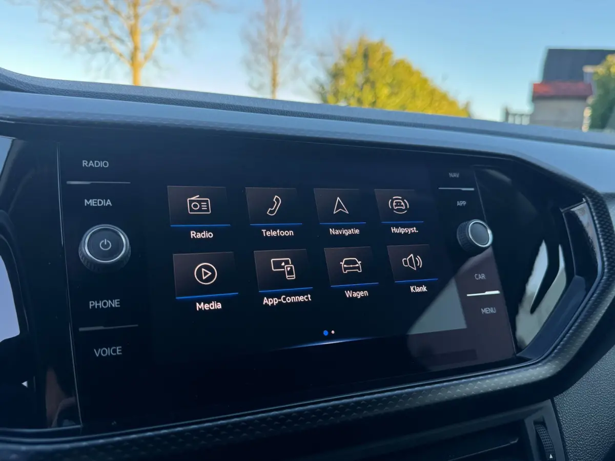 1.0 TSI Life CAMERA / PDC VOOR & ACHTER / CARPLAY / STOELVERWARMING / CLIMATE CONTROL / ELEKTR. INKLAPB SPIEGEL