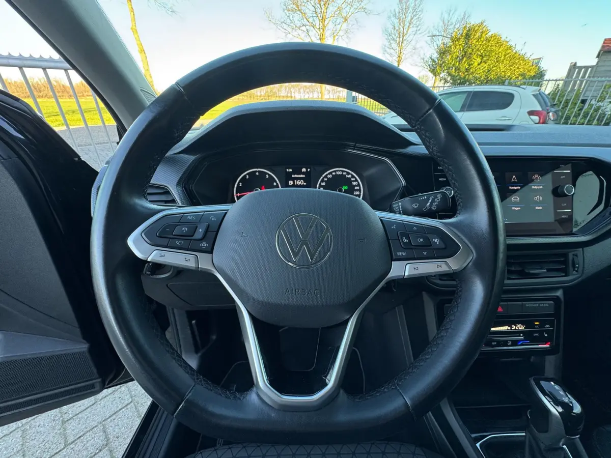 1.0 TSI Life CAMERA / PDC VOOR & ACHTER / CARPLAY / STOELVERWARMING / CLIMATE CONTROL / ELEKTR. INKLAPB SPIEGEL