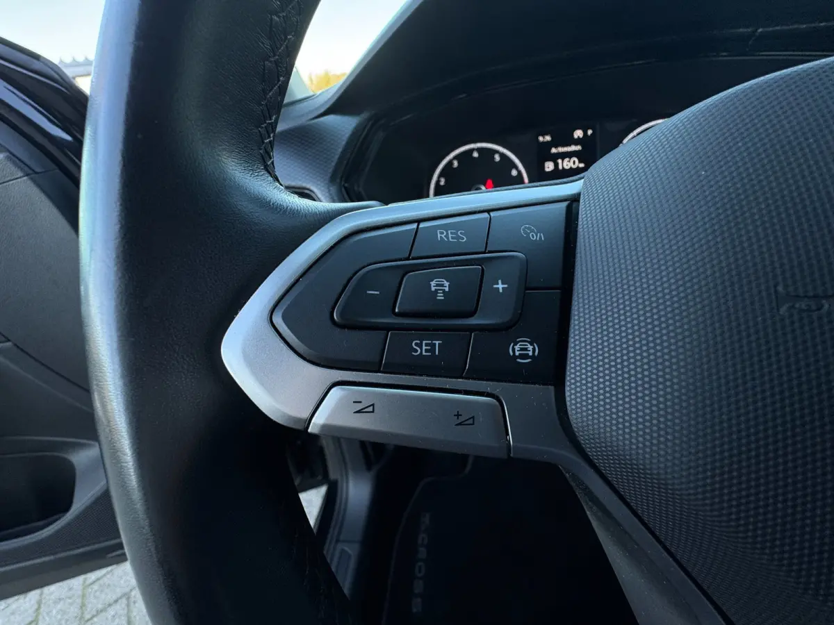 1.0 TSI Life CAMERA / PDC VOOR & ACHTER / CARPLAY / STOELVERWARMING / CLIMATE CONTROL / ELEKTR. INKLAPB SPIEGEL