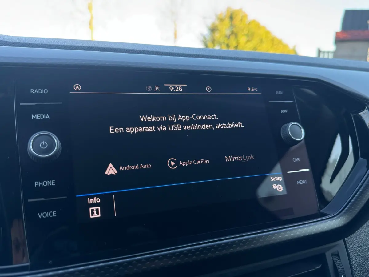 1.0 TSI Life CAMERA / PDC VOOR & ACHTER / CARPLAY / STOELVERWARMING / CLIMATE CONTROL / ELEKTR. INKLAPB SPIEGEL