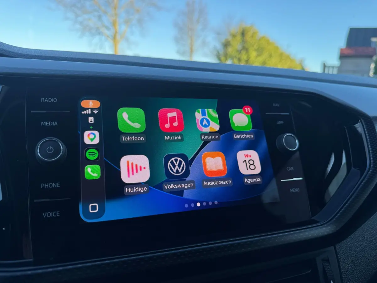 1.0 TSI Life CAMERA / PDC VOOR & ACHTER / CARPLAY / STOELVERWARMING / CLIMATE CONTROL / ELEKTR. INKLAPB SPIEGEL