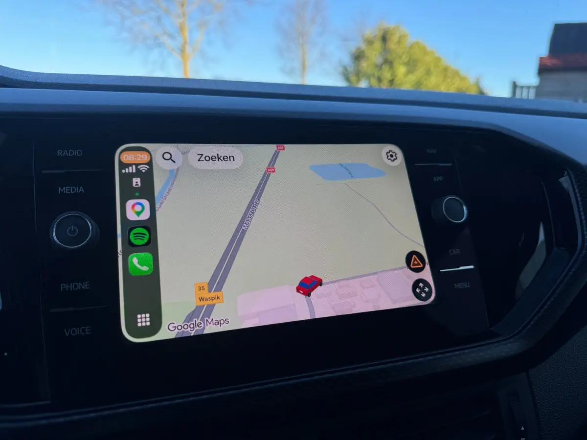 1.0 TSI Life CAMERA / PDC VOOR & ACHTER / CARPLAY / STOELVERWARMING / CLIMATE CONTROL / ELEKTR. INKLAPB SPIEGEL