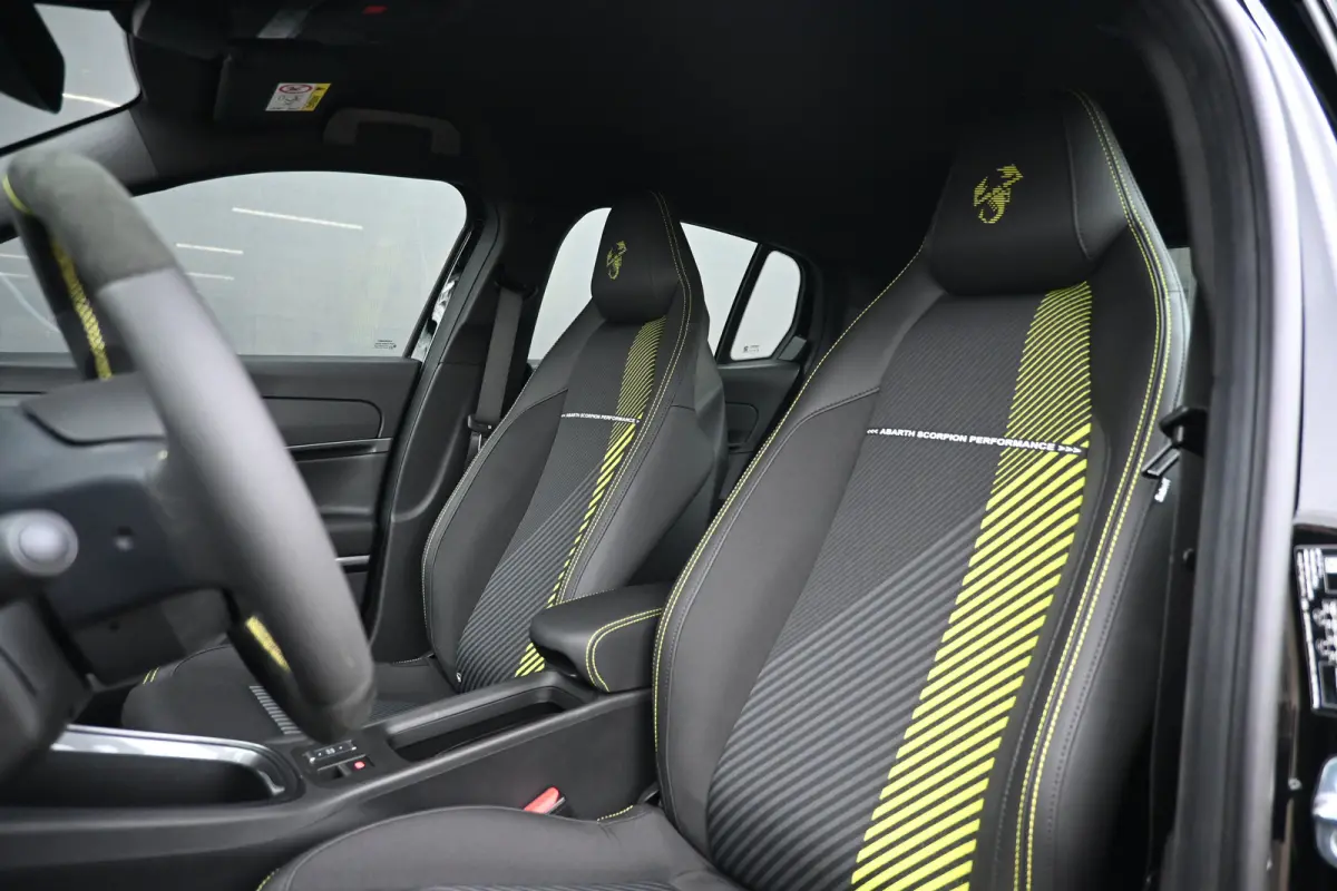 Turismo 54 kWh 240pk 8 Jaar Garantie! | Sportstoelen | Adaptive Cruise | 20"LMV |