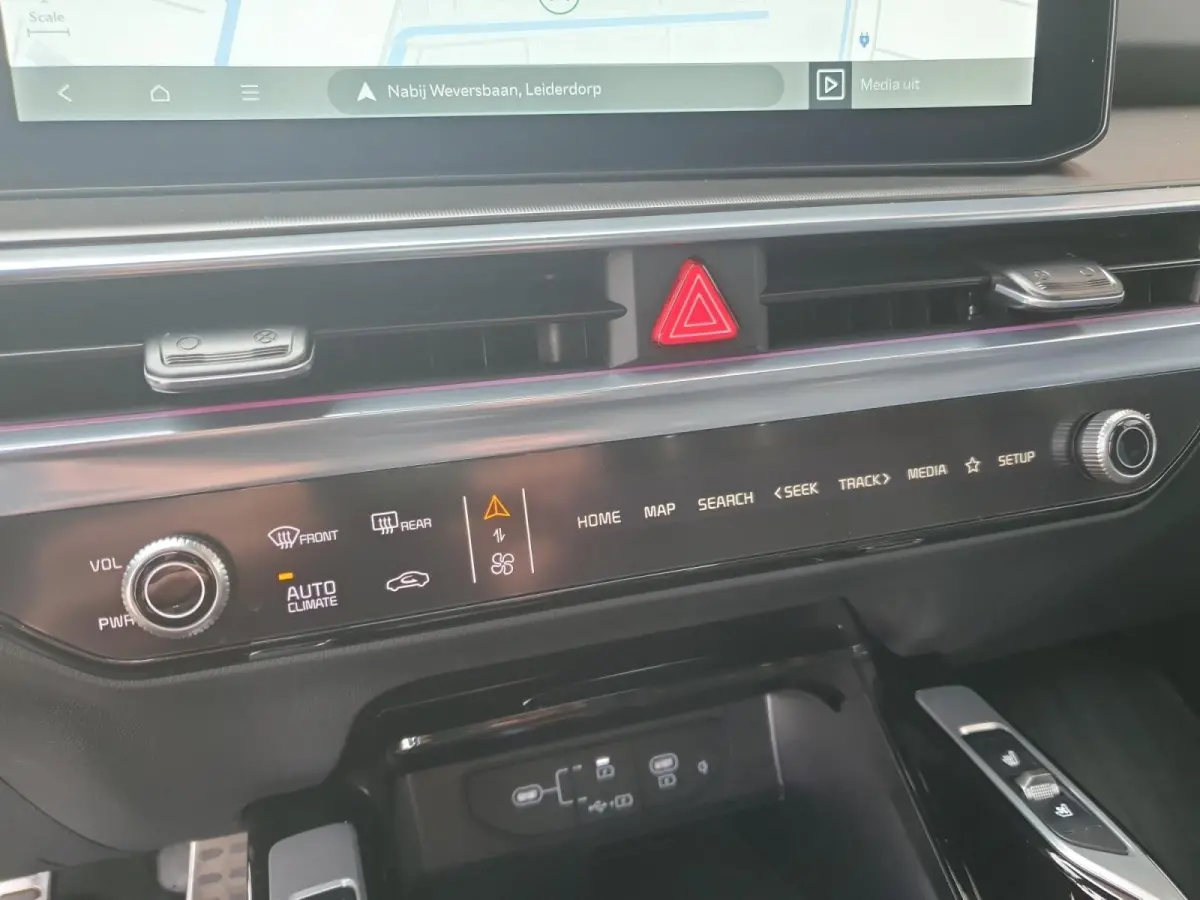 1.6 T-GDi Plug-in Hybrid 4WD ExecutiveLine 7p | Black Pack | Stoel verwarming en ventilatie | Panorama schuifdak | Sidebars | Lichtmetalen velgen 21inch | Lederen bekleding | Elektrisch bedi