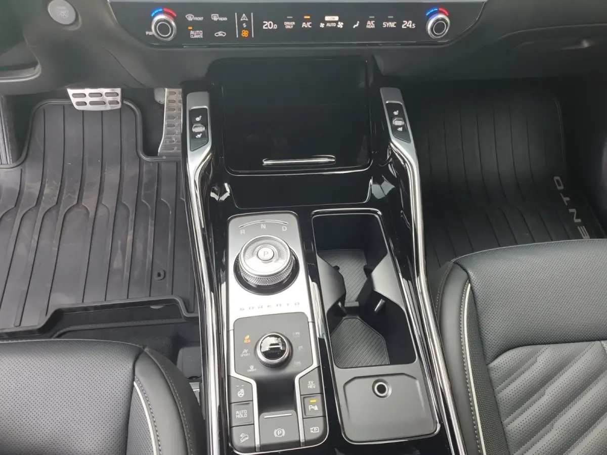 1.6 T-GDi Plug-in Hybrid 4WD ExecutiveLine 7p | Black Pack | Stoel verwarming en ventilatie | Panorama schuifdak | Sidebars | Lichtmetalen velgen 21inch | Lederen bekleding | Elektrisch bedi