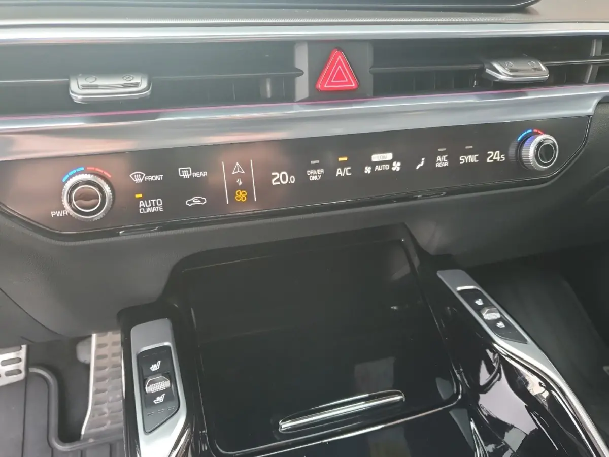 1.6 T-GDi Plug-in Hybrid 4WD ExecutiveLine 7p | Black Pack | Stoel verwarming en ventilatie | Panorama schuifdak | Sidebars | Lichtmetalen velgen 21inch | Lederen bekleding | Elektrisch bedi
