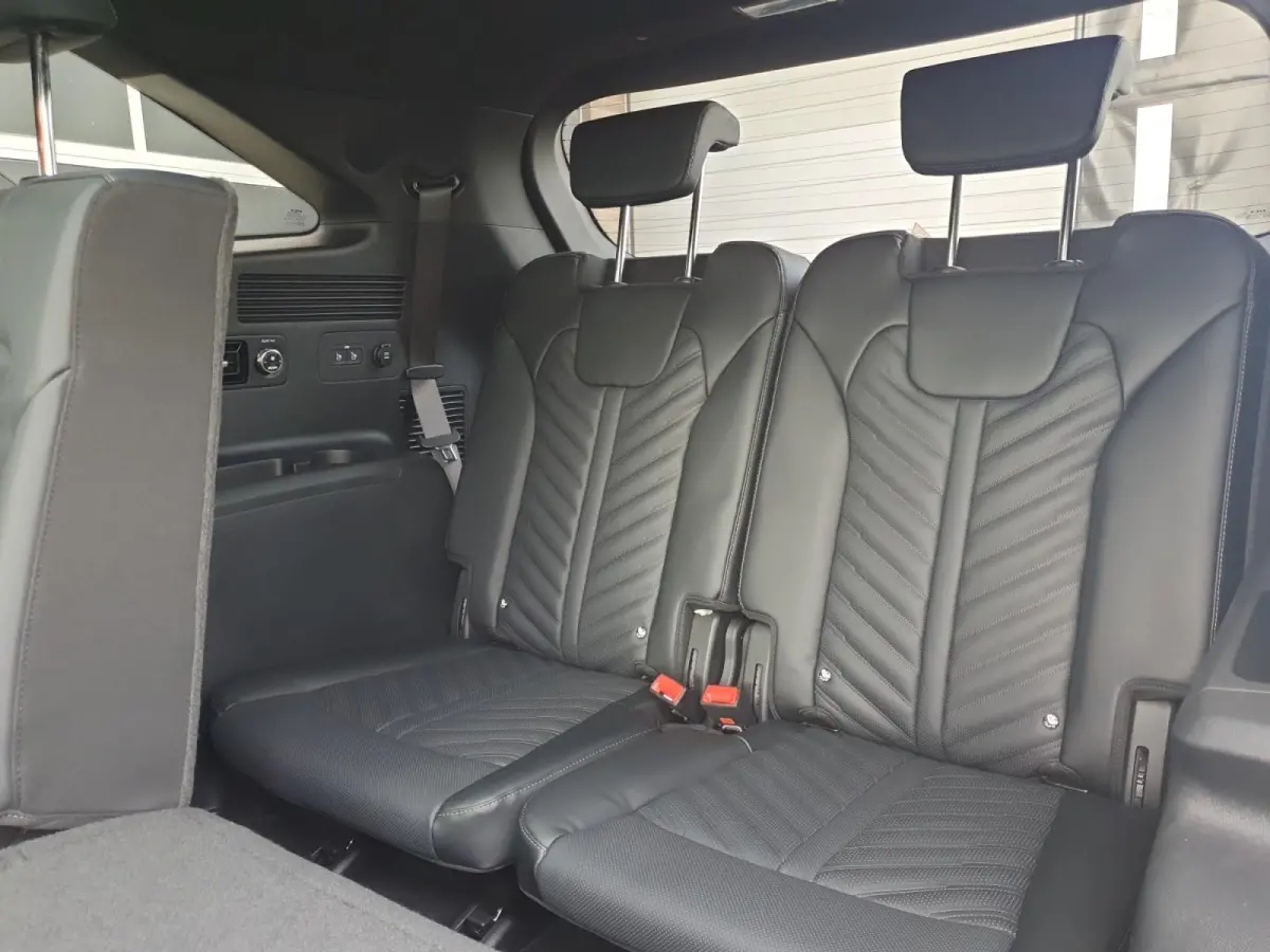 1.6 T-GDi Plug-in Hybrid 4WD ExecutiveLine 7p | Black Pack | Stoel verwarming en ventilatie | Panorama schuifdak | Sidebars | Lichtmetalen velgen 21inch | Lederen bekleding | Elektrisch bedi