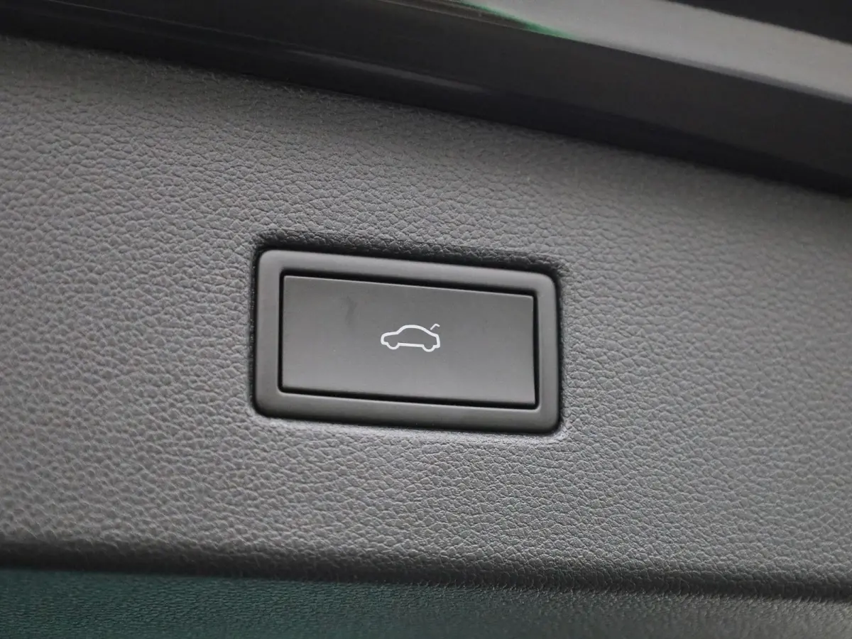 1.5 TSI Life Business 130 PK| Origineel Nederlands | 1e Eigenaar | Navigatie | Achterklep Elektrisch | Stoelverwarming | Stuurwielverwarming | Climatronic | Parkeersensoren Voor & Achter
