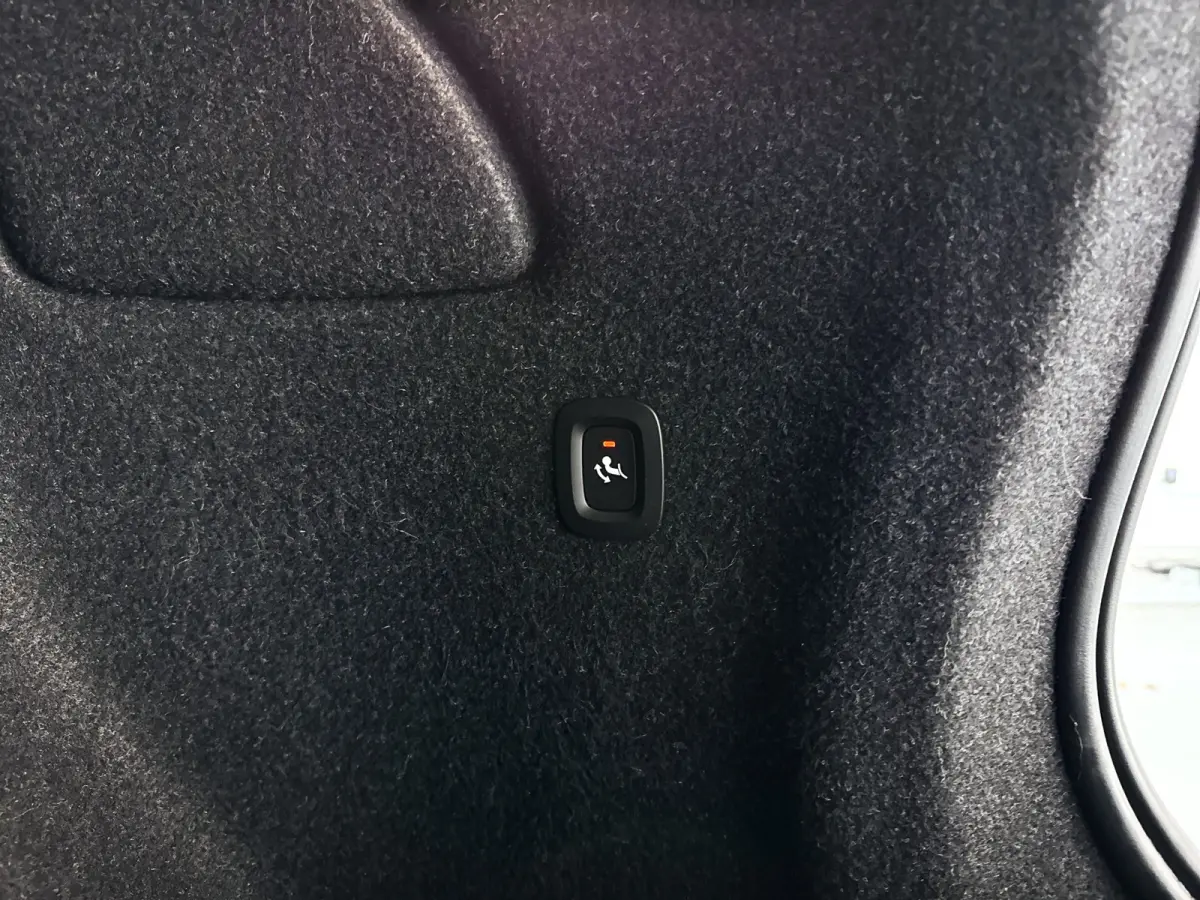 T4 Plug-in hybrid Plus Dark | Parkeercamera | Stoel- en Stuurverwarming | Trekhaak