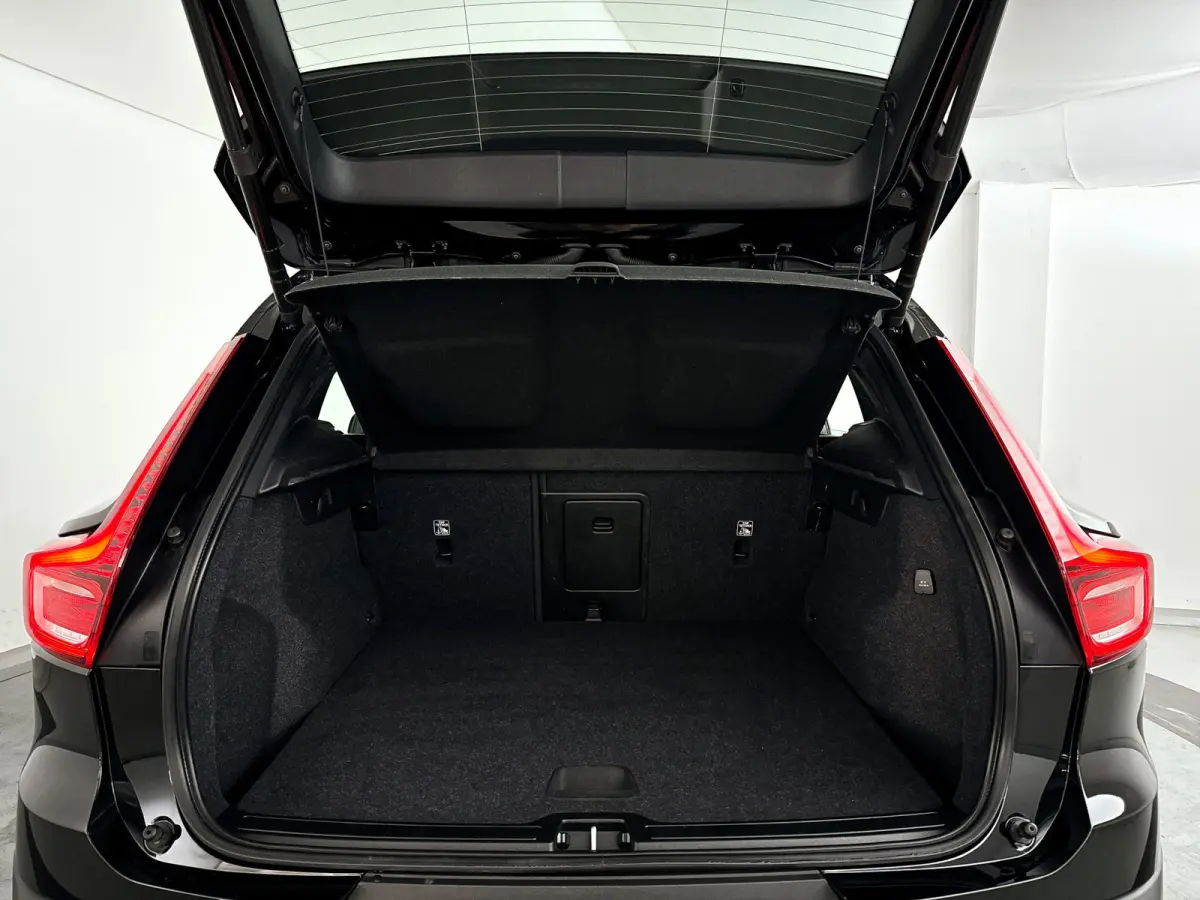 T4 Plug-in hybrid Plus Dark | Parkeercamera | Stoel- en Stuurverwarming | Trekhaak