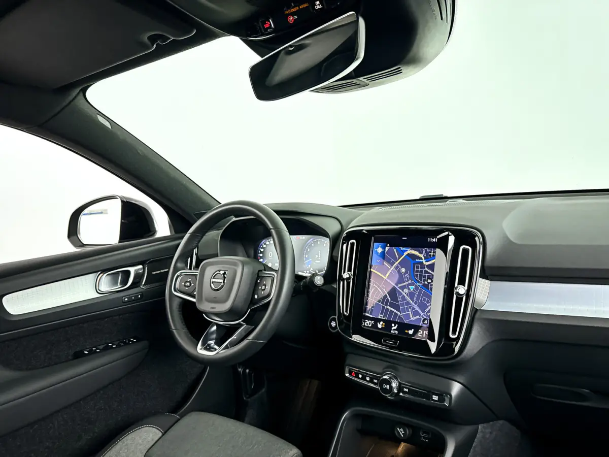 T4 Plug-in hybrid Plus Dark | Parkeercamera | Stoel- en Stuurverwarming | Trekhaak