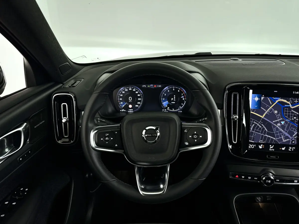 T4 Plug-in hybrid Plus Dark | Parkeercamera | Stoel- en Stuurverwarming | Trekhaak