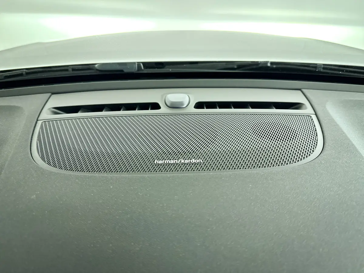 T4 Plug-in hybrid Plus Dark | Parkeercamera | Stoel- en Stuurverwarming | Trekhaak
