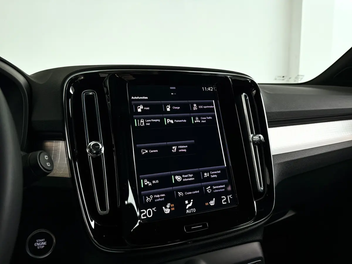 T4 Plug-in hybrid Plus Dark | Parkeercamera | Stoel- en Stuurverwarming | Trekhaak