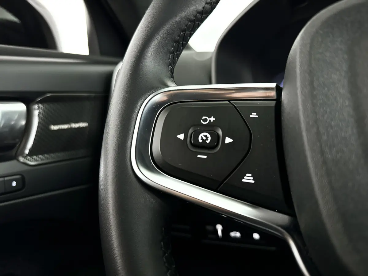 T4 Plug-in hybrid Plus Dark | Parkeercamera | Stoel- en Stuurverwarming | Trekhaak