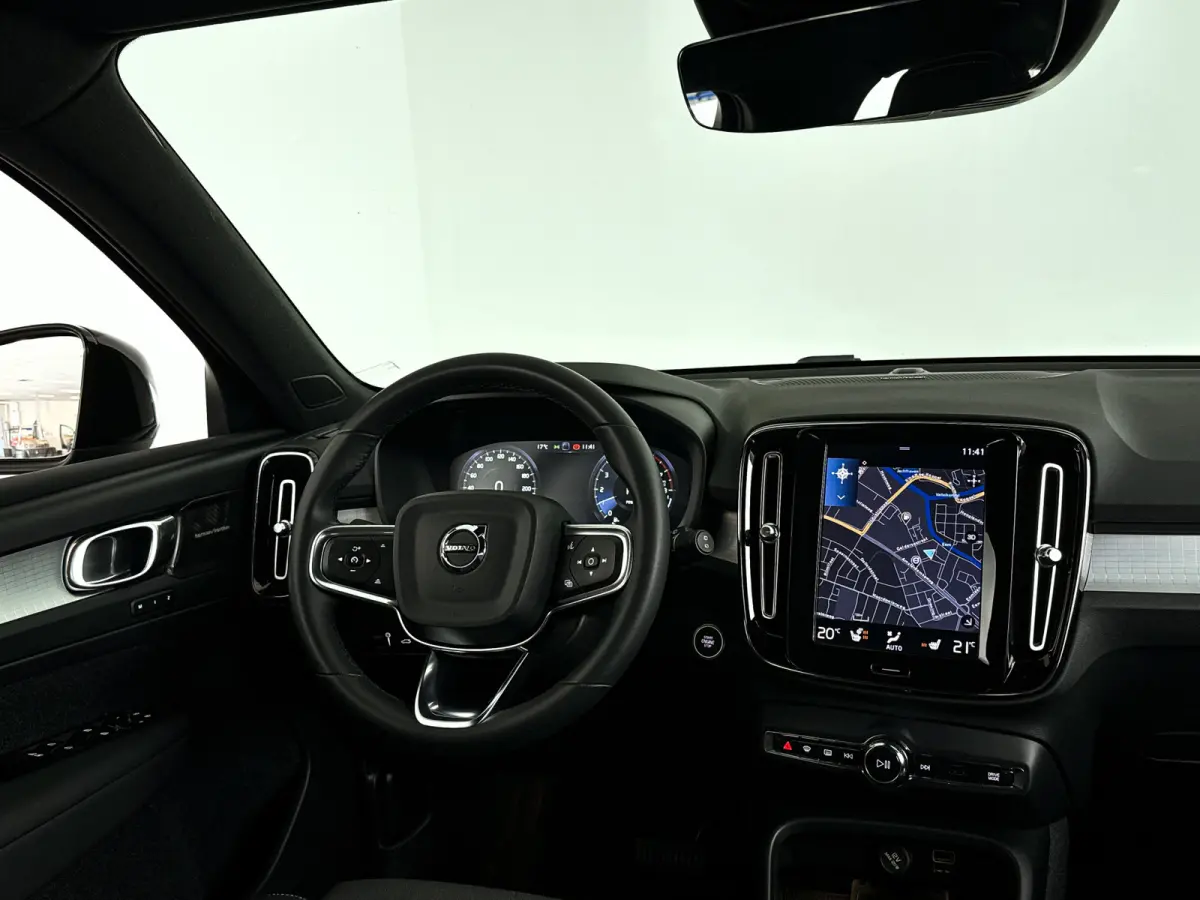 T4 Plug-in hybrid Plus Dark | Parkeercamera | Stoel- en Stuurverwarming | Trekhaak