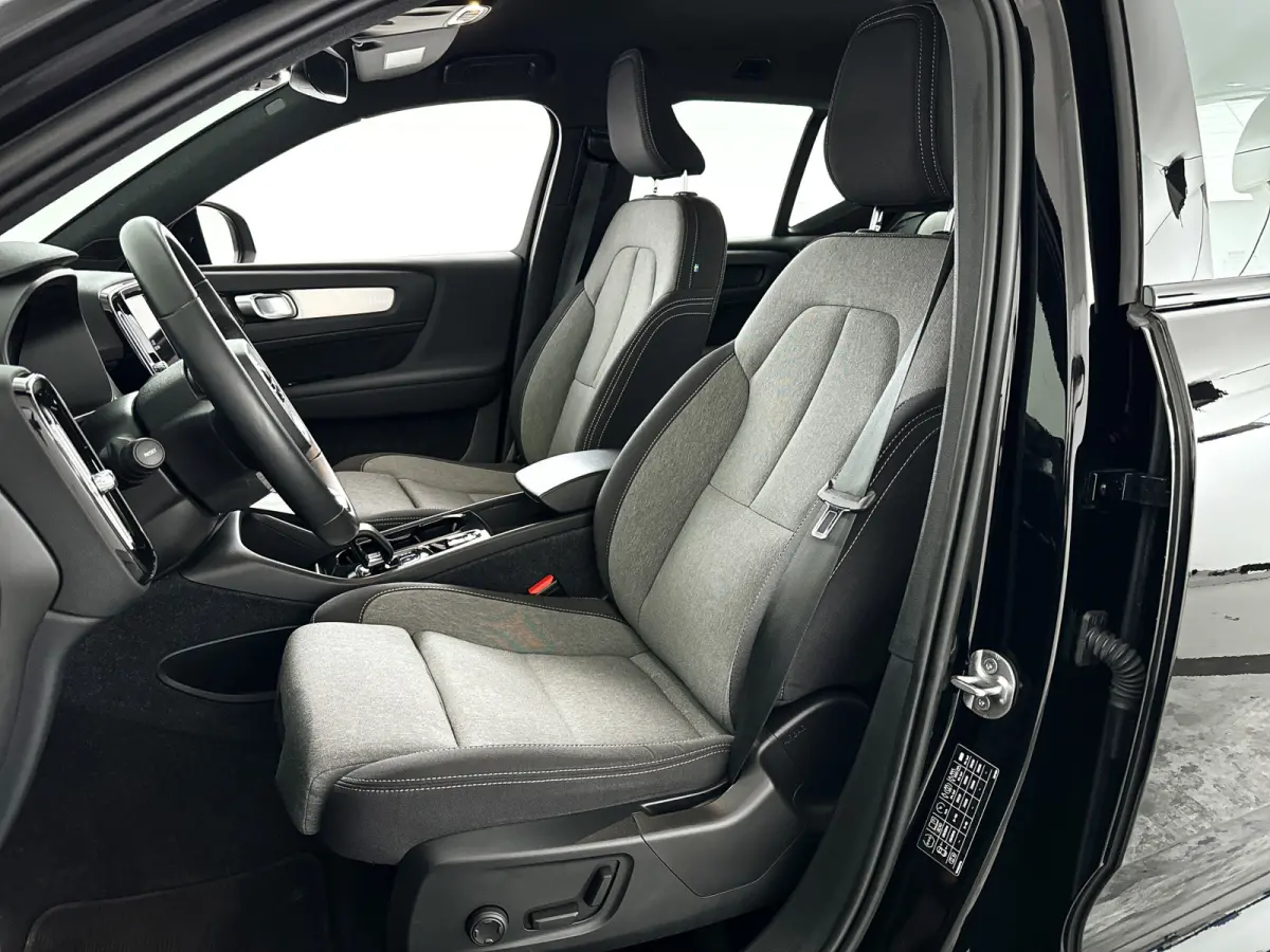 T4 Plug-in hybrid Plus Dark | Parkeercamera | Stoel- en Stuurverwarming | Trekhaak