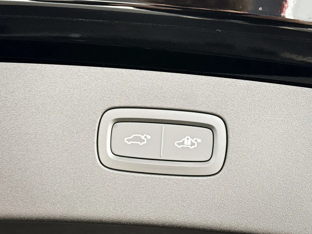 Single Motor Extended Range Ultra 92 kWh | Panoramadak | 360° camera | Head-up Display | Bowers & Wilkins | Luchtvering | Stoelventilatie | Stoel- en Stuurverwarming