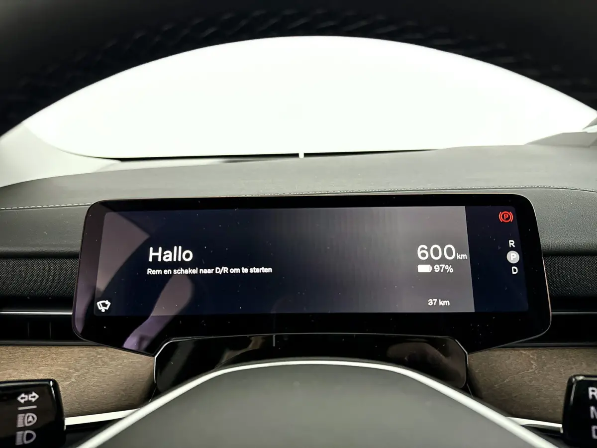 Single Motor Extended Range Ultra 92 kWh | Panoramadak | 360° camera | Head-up Display | Bowers & Wilkins | Luchtvering | Stoelventilatie | Stoel- en Stuurverwarming