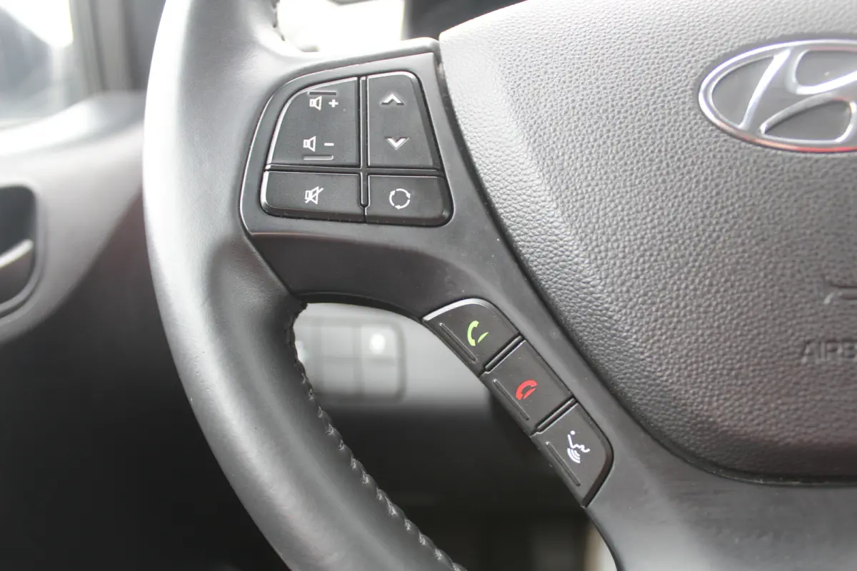 1.0i Comfort 5p. Apple/Android Carplay l Cruise control l Navi l Airco