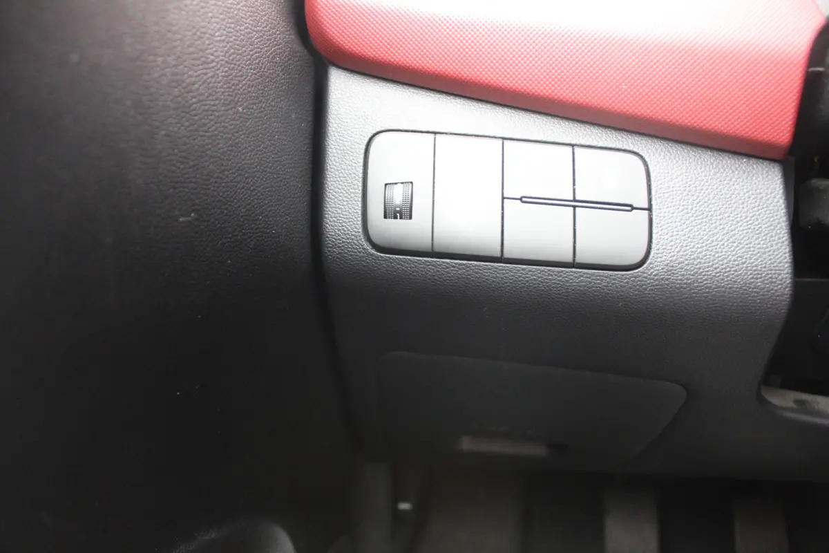 1.0i Comfort 5p. Apple/Android Carplay l Cruise control l Navi l Airco