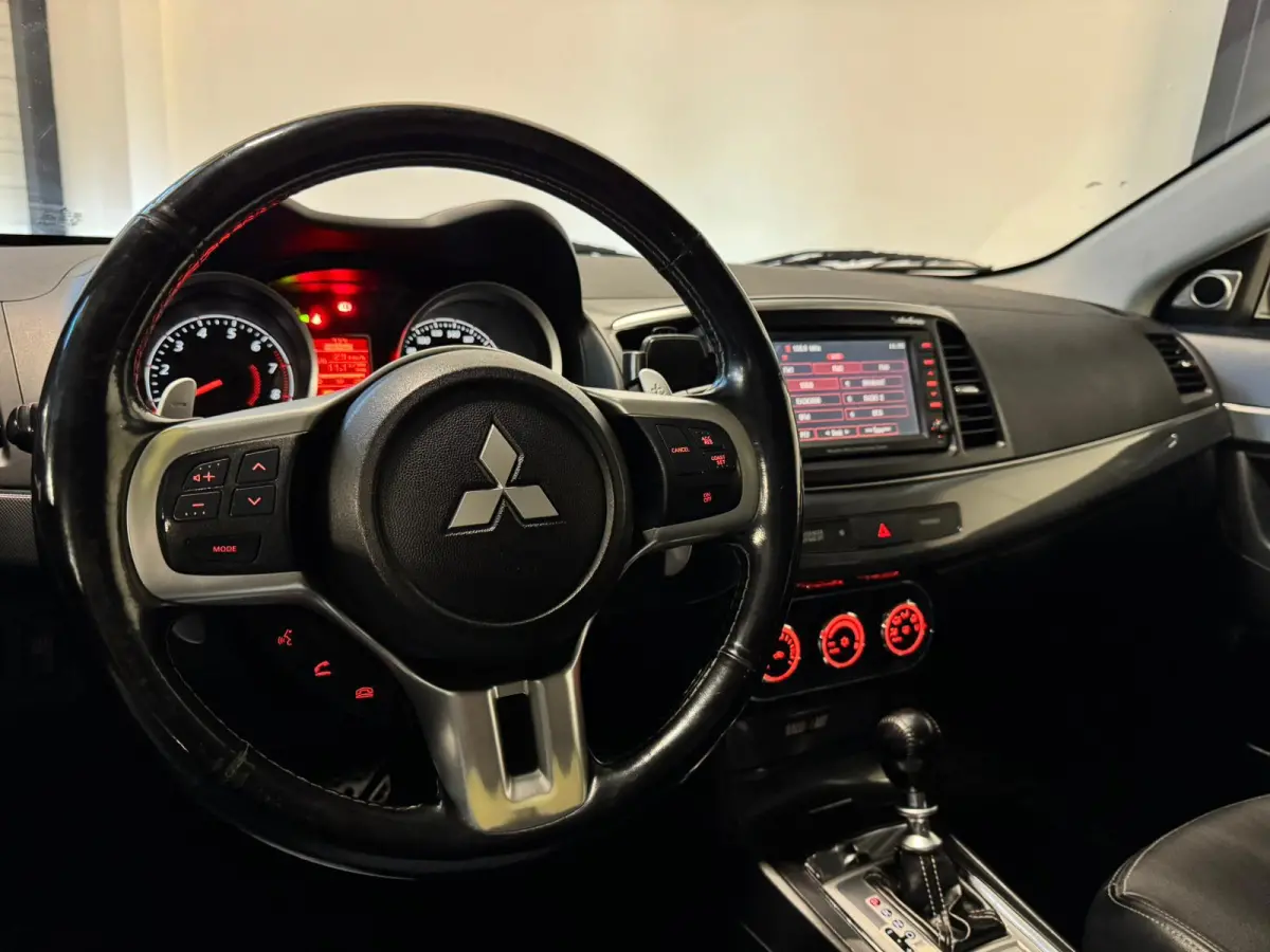 Sports Sedan 2.0 Evolution Ralliart GSR KEYLESS NAVI
