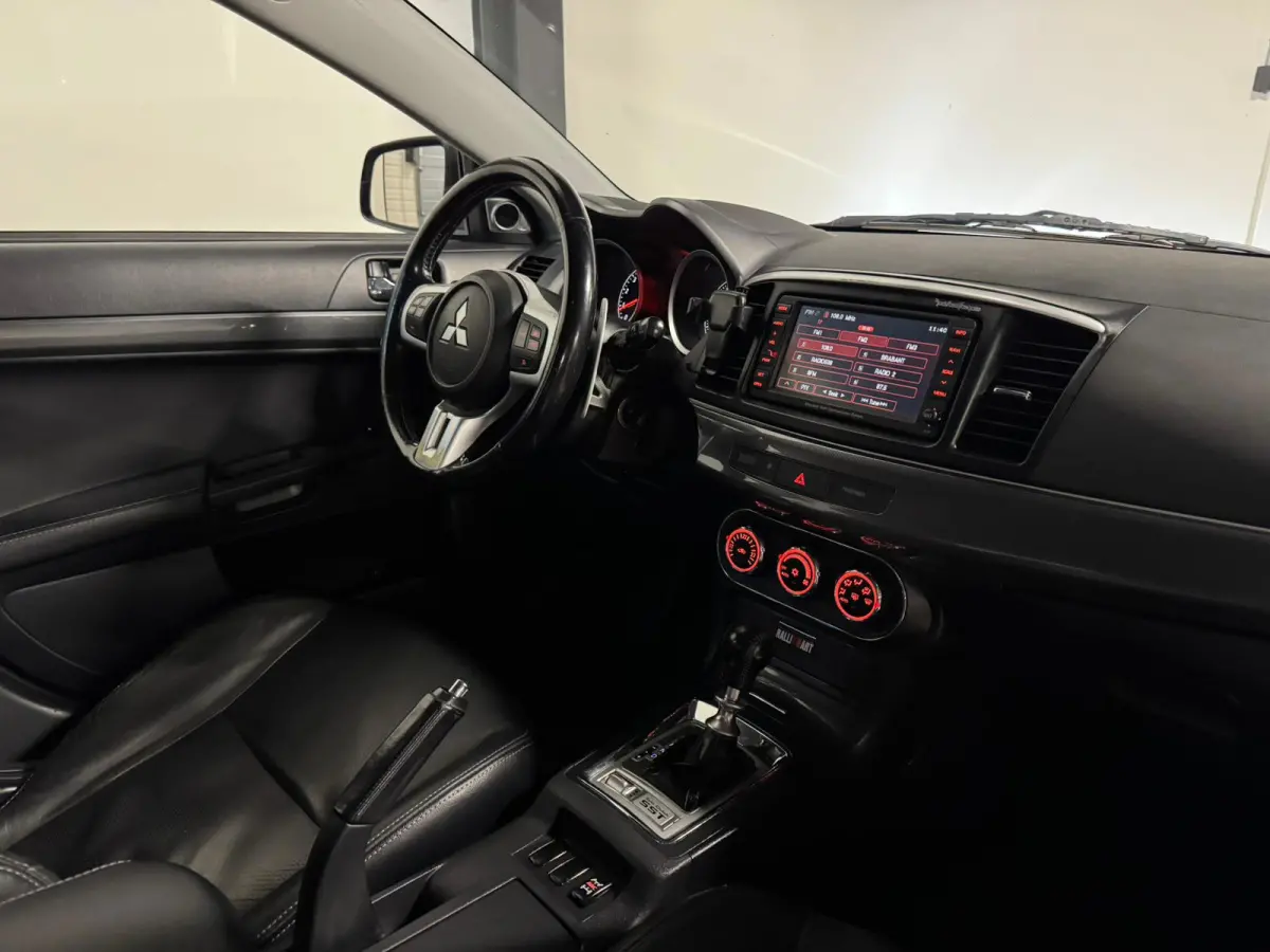 Sports Sedan 2.0 Evolution Ralliart GSR KEYLESS NAVI