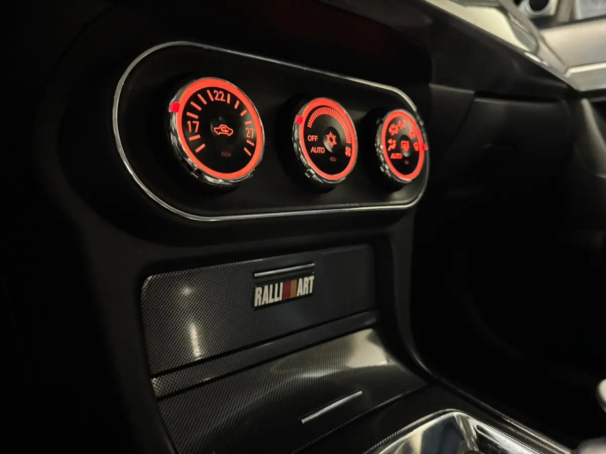 Sports Sedan 2.0 Evolution Ralliart GSR KEYLESS NAVI