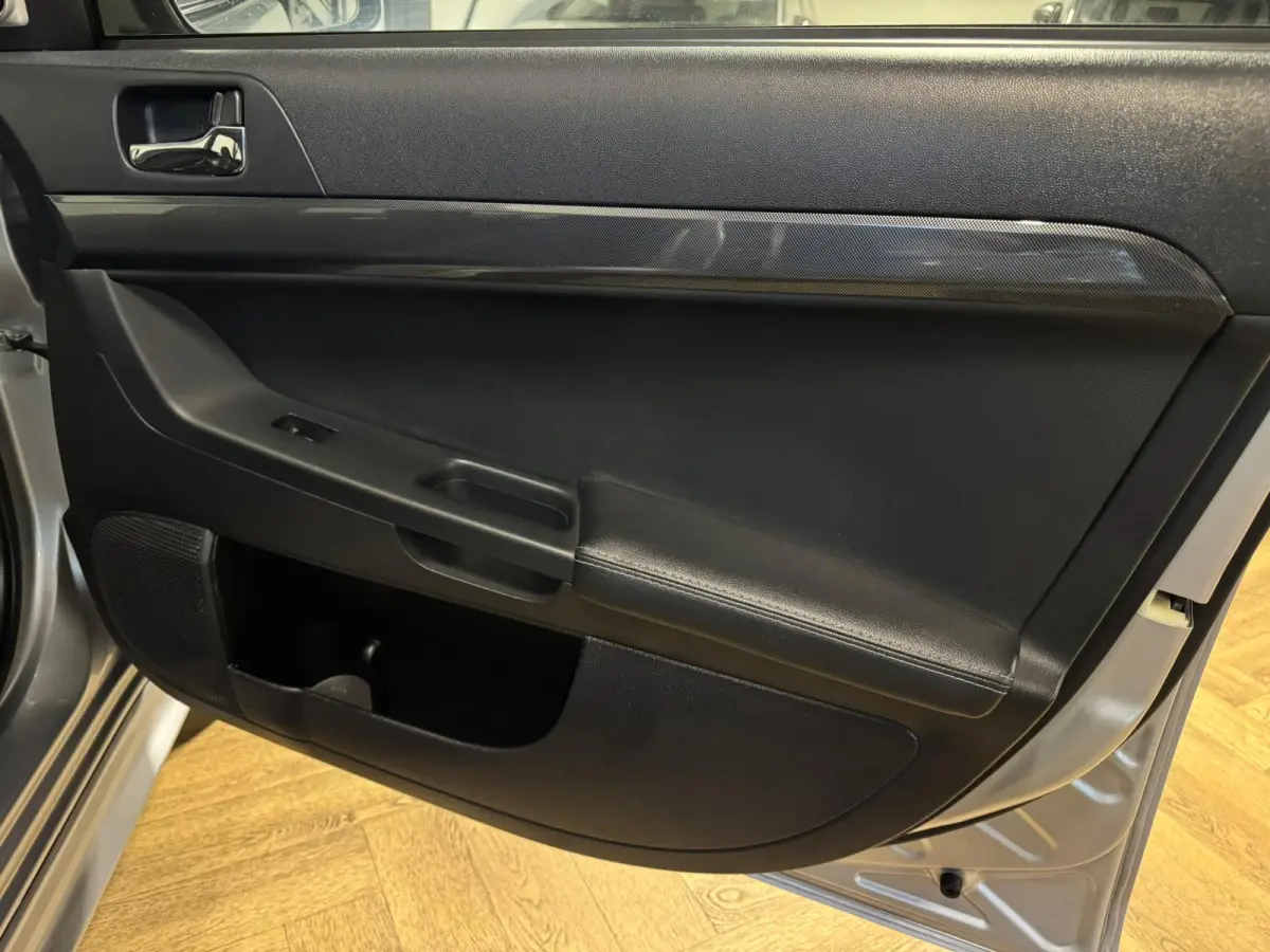 Sports Sedan 2.0 Evolution Ralliart GSR KEYLESS NAVI