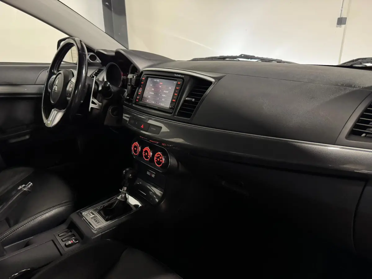 Sports Sedan 2.0 Evolution Ralliart GSR KEYLESS NAVI