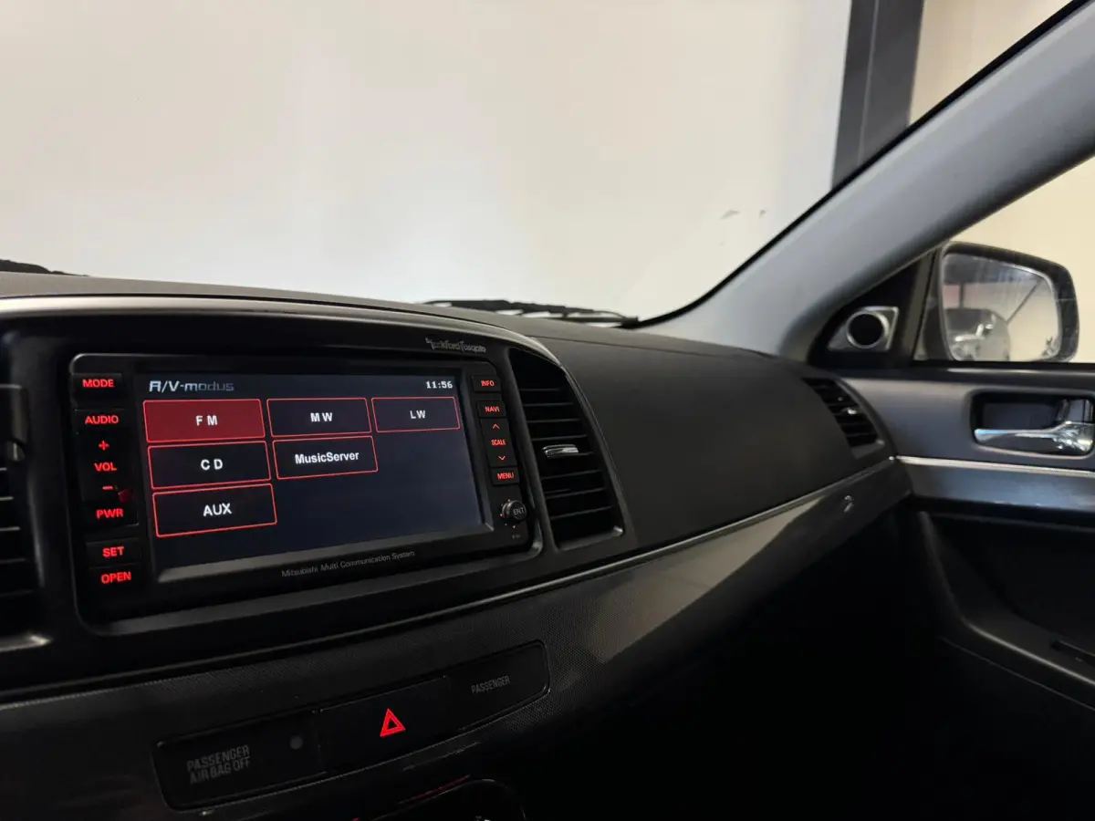 Sports Sedan 2.0 Evolution Ralliart GSR KEYLESS NAVI