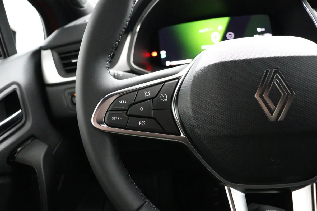 evolution full hybrid E-Tech 145 | Google Navigatie | Parkeercamera | Climate Control |
