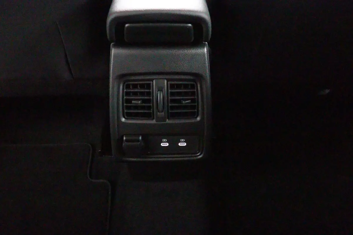 evolution full hybrid E-Tech 145 | Google Navigatie | Parkeercamera | Climate Control |