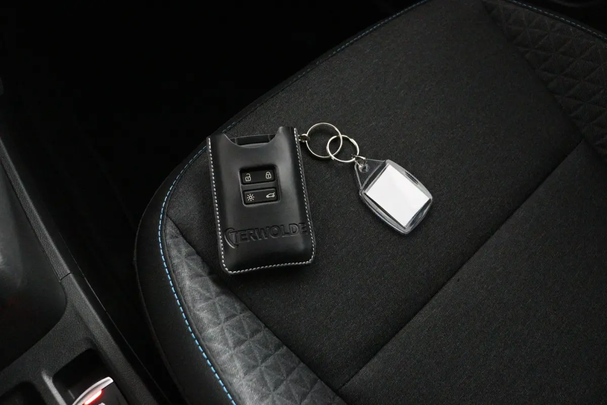 evolution full hybrid E-Tech 145 | Google Navigatie | Parkeercamera | Climate Control |
