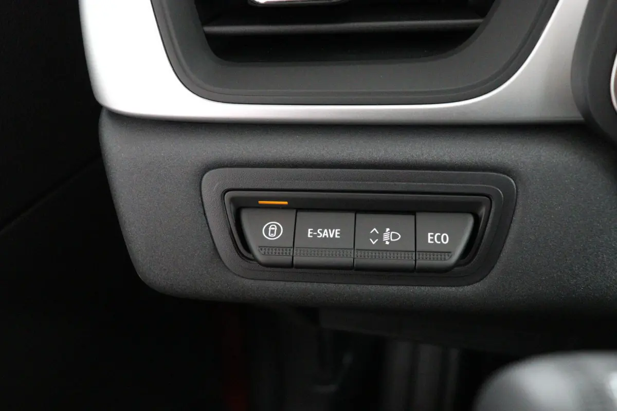 evolution full hybrid E-Tech 145 | Google Navigatie | Parkeercamera | Climate Control |