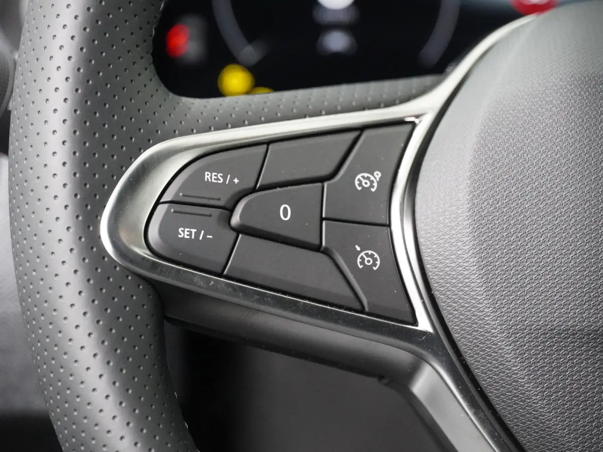 techno full hybrid E-Tech 145 | Groot Navi | Parkeercamera | Stoel- & Stuurverw. |