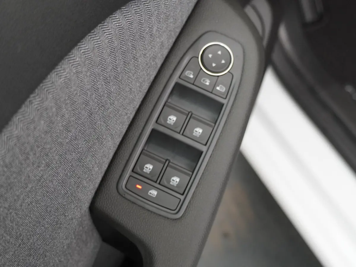 techno full hybrid E-Tech 145 | Groot Navi | Parkeercamera | Stoel- & Stuurverw. |