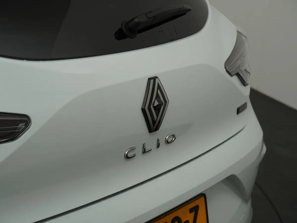 techno full hybrid E-Tech 145 | Groot Navi | Parkeercamera | Stoel- & Stuurverw. |