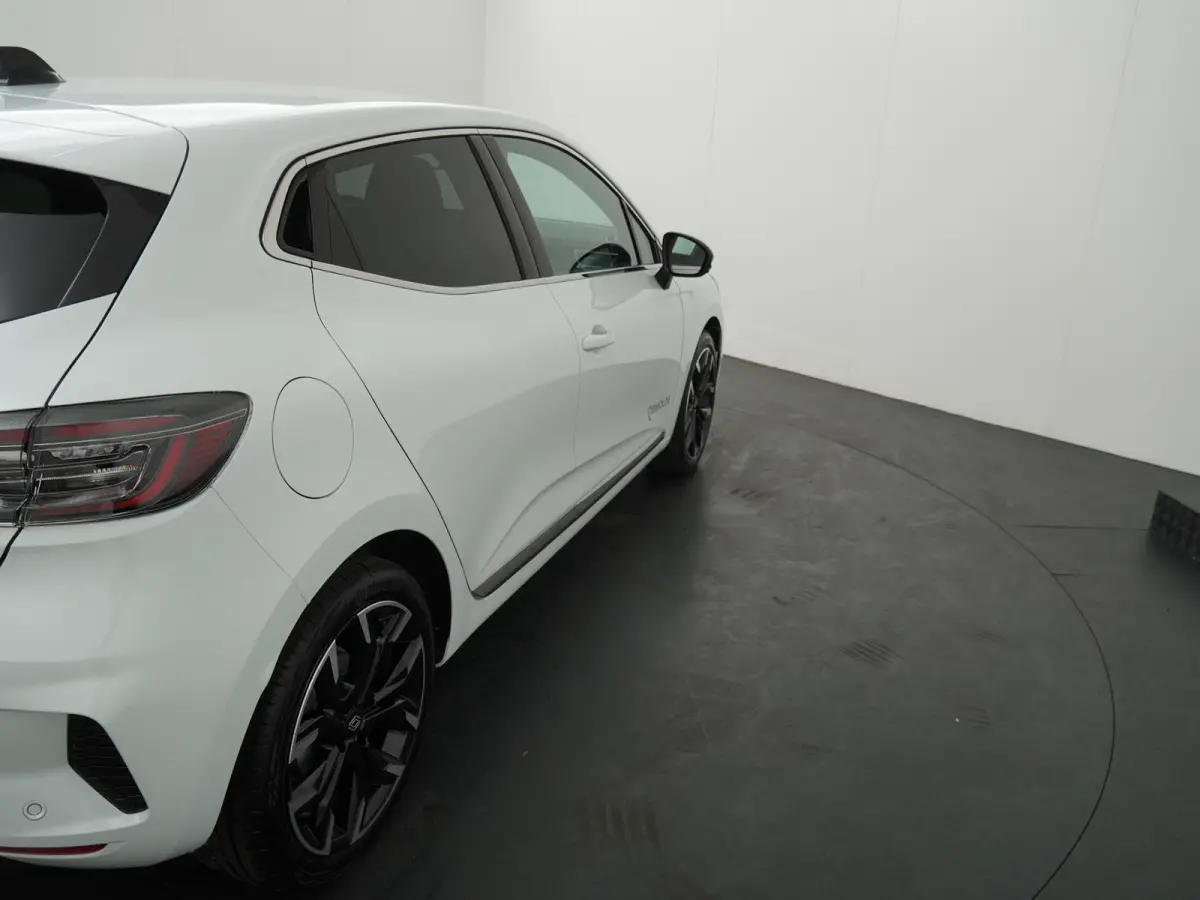 techno full hybrid E-Tech 145 | Groot Navi | Parkeercamera | Stoel- & Stuurverw. |