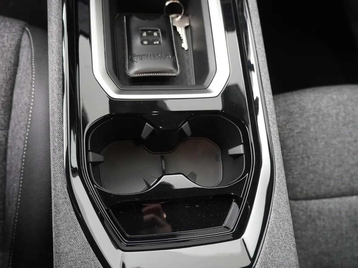 evolution full hybrid E-Tech 200 | Parkeercamera | Google Navigatie | Keyless Entry |