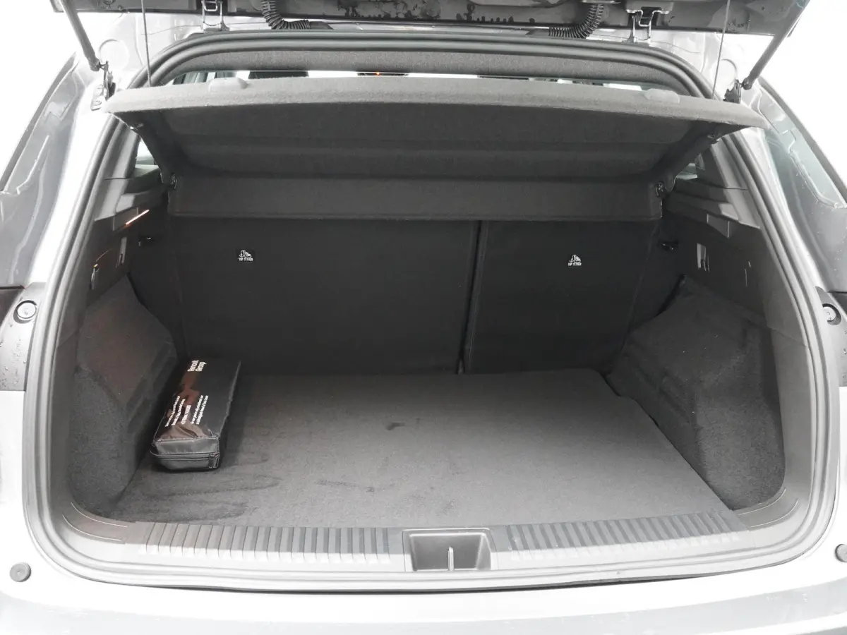 evolution full hybrid E-Tech 200 | Parkeercamera | Google Navigatie | Keyless Entry |