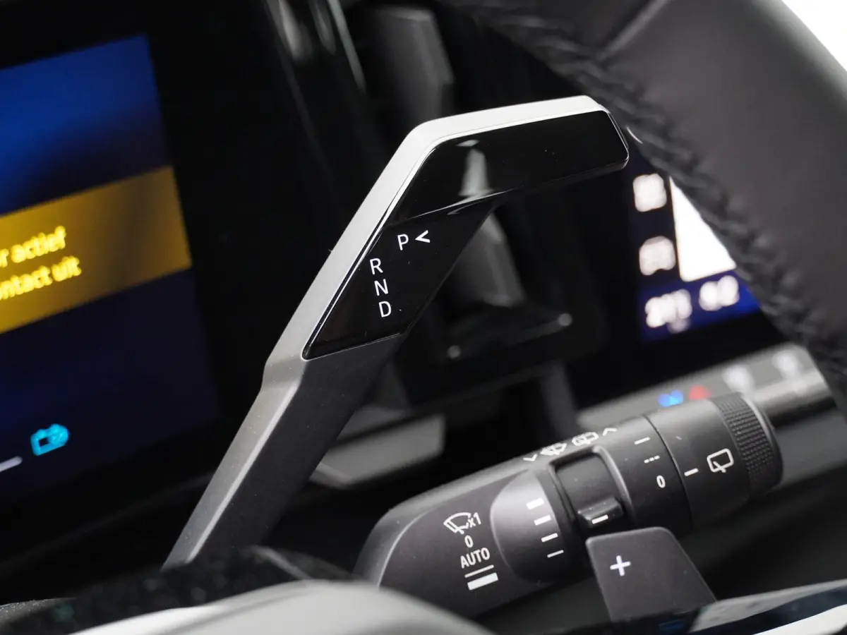 evolution full hybrid E-Tech 200 | Parkeercamera | Google Navigatie | Keyless Entry |